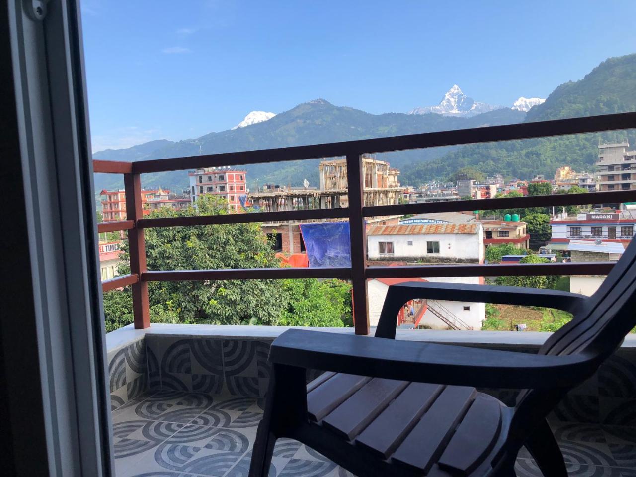 Hotel Guru Pokhara Exteriör bild