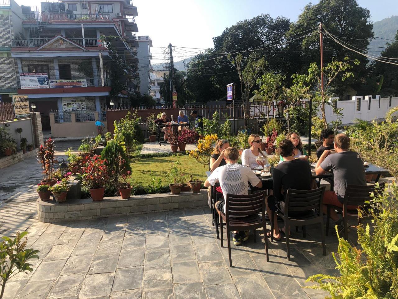 Hotel Guru Pokhara Exteriör bild