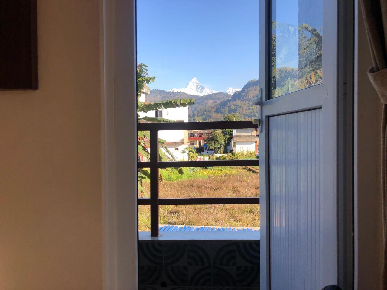 Hotel Guru Pokhara Exteriör bild